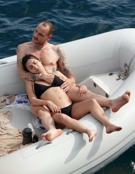 Charlie XCX pornographic actress archive