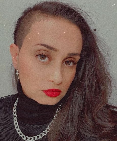 Lina Bikiche high quality model images