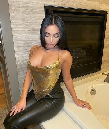 Raquel Symons top actress archive