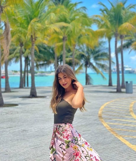 Malak Koura model sex image