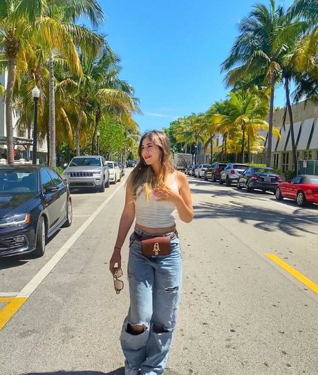 Malak Koura star adult archive