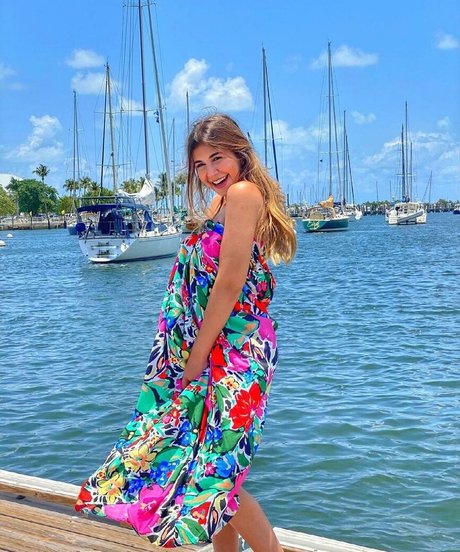 Malak Koura sexy actress galleries