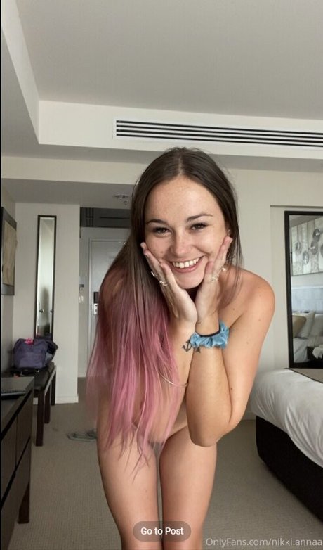 Nikki Annaa hot actress pics