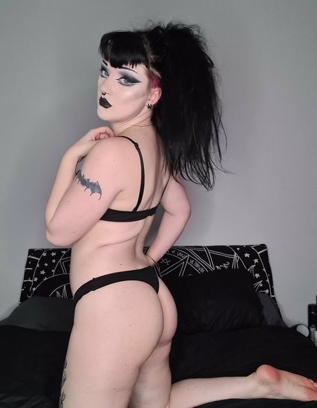 mybeautifulnightmare pornstar erotic gallery