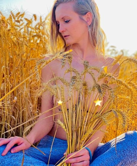 strapon onlyfans art nude galleries