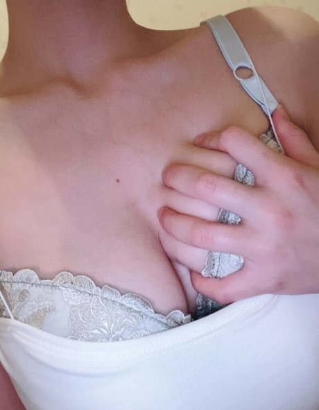 Madoka Natsume pornstar pretty pics