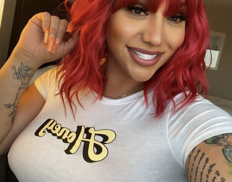 tiny onlyfans pornographic photo