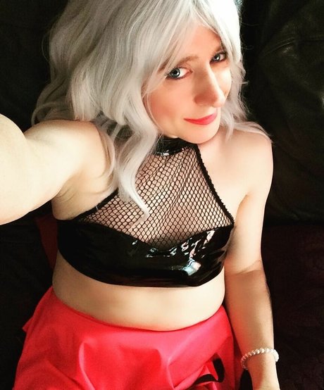 Scarlett OHarder art star photo