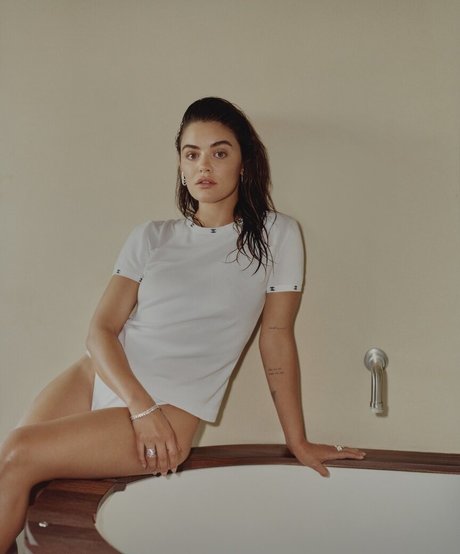 Lucy Hale star sex picture