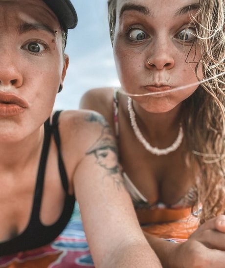 HalieeandKendra model erotic gallery