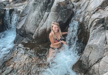 HalieeandKendra pornstar erotic photos