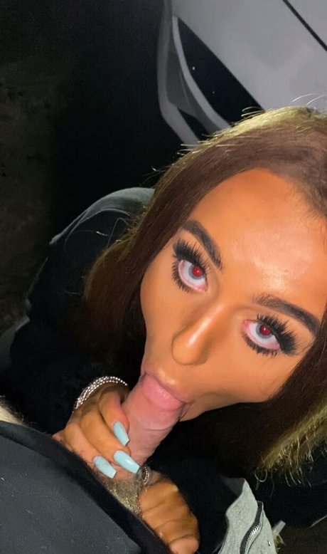 Cara Mai model erotic pictures