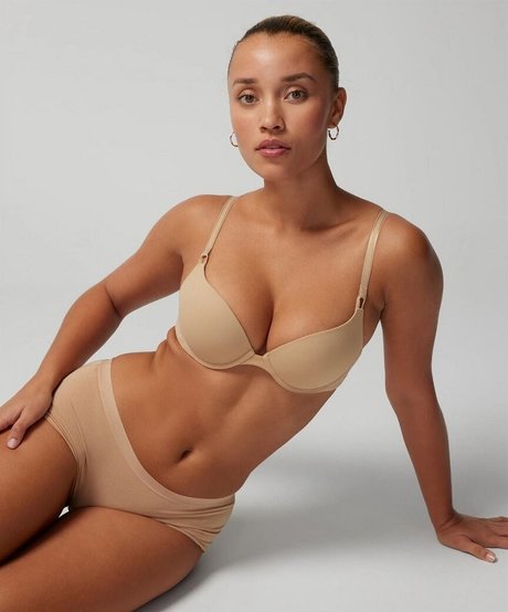 Elle Smith model nudes gallery