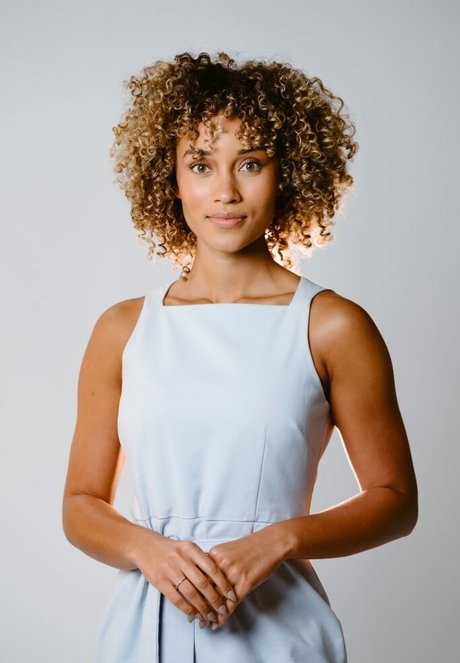 Elle Smith model images