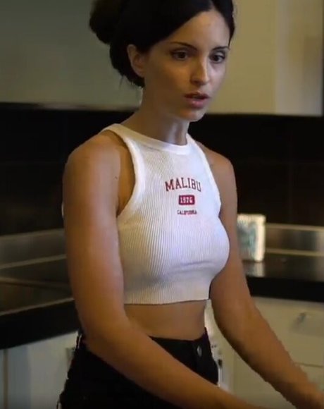 Kafkanya model nudes picture