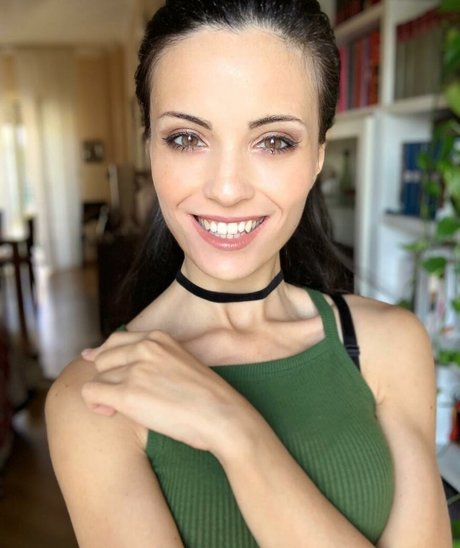 curvy shemale onlyfans erotic pics