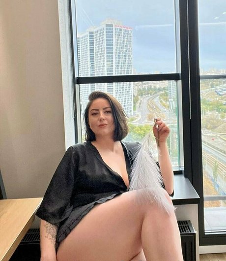 Sweet Buns nudes actress picture