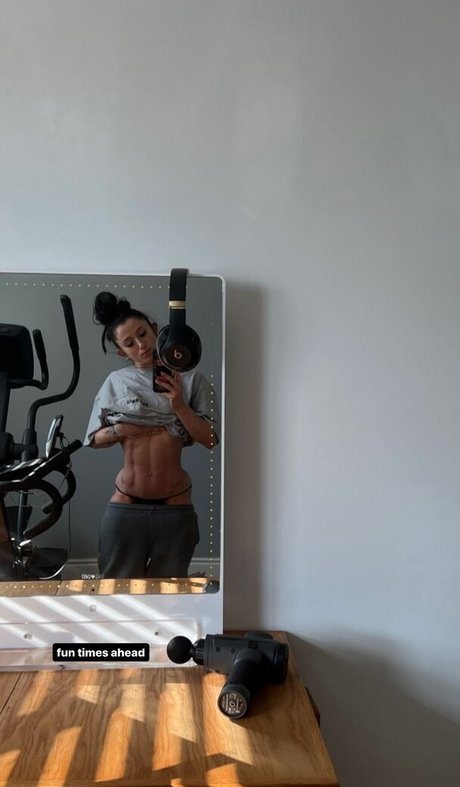 Dgeorgiee model art picture