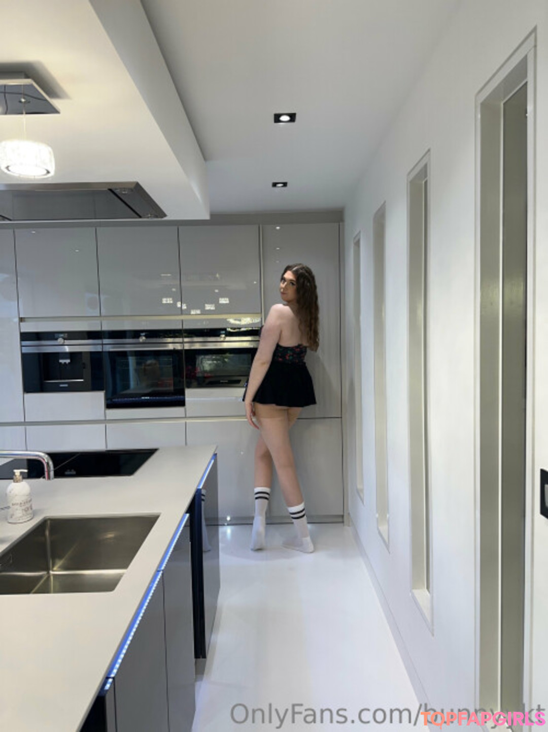 Katie Woolls_ high quality star picture