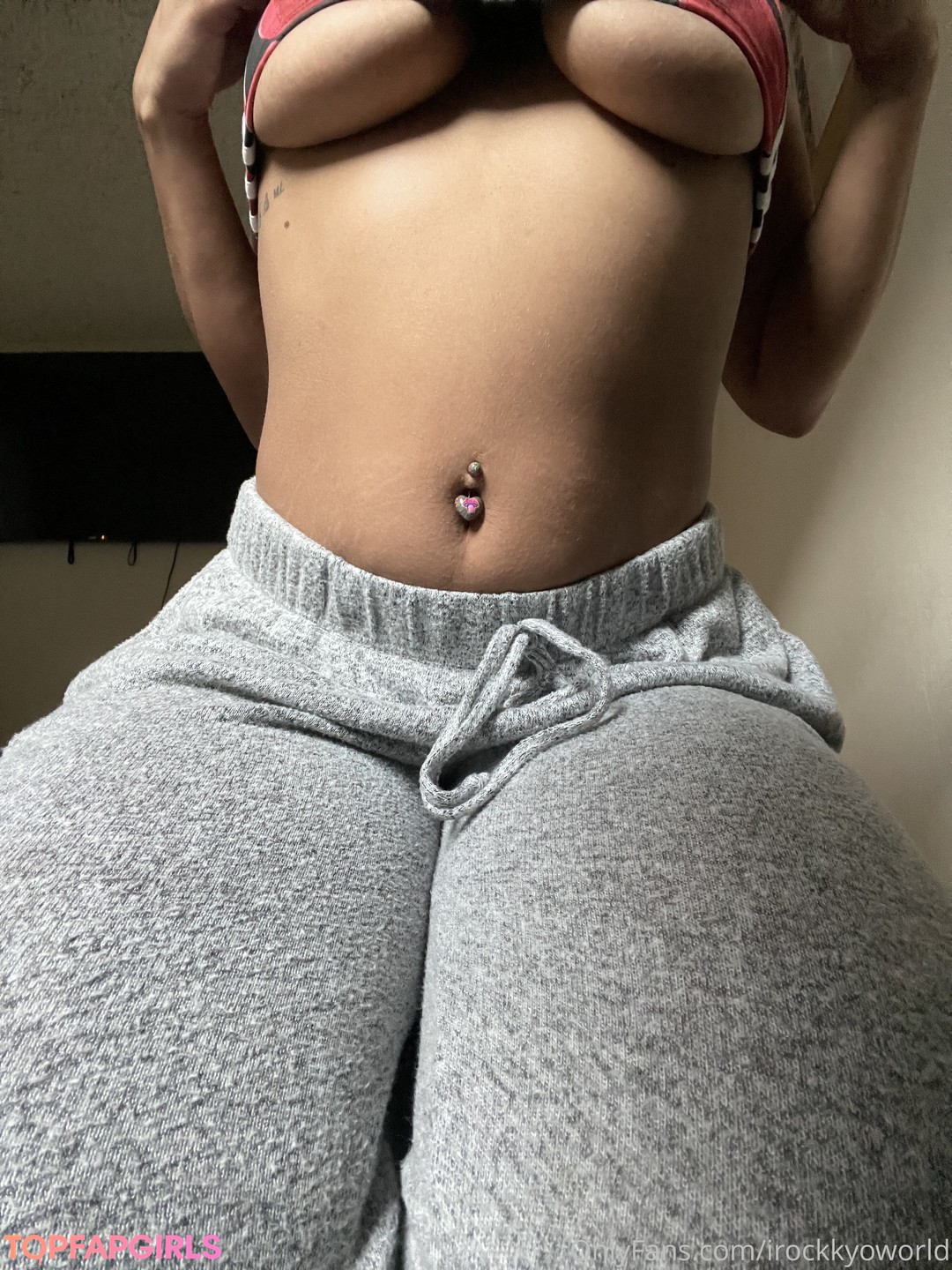 Riarockkxs model nude picture