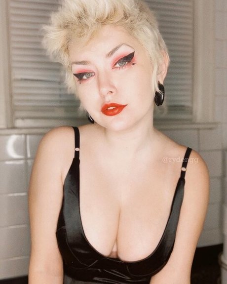 Ryden Armani_ pornstar img