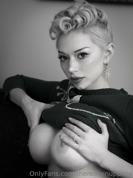 red hair onlyfans exclusive gallery