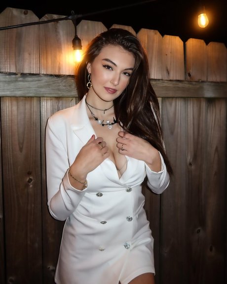 Rachel Michelle model perfect picture