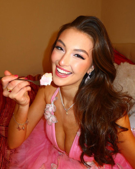 Rachel Michelle star beautiful pic