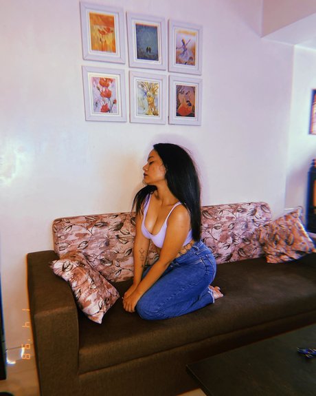 Estcy free model pics