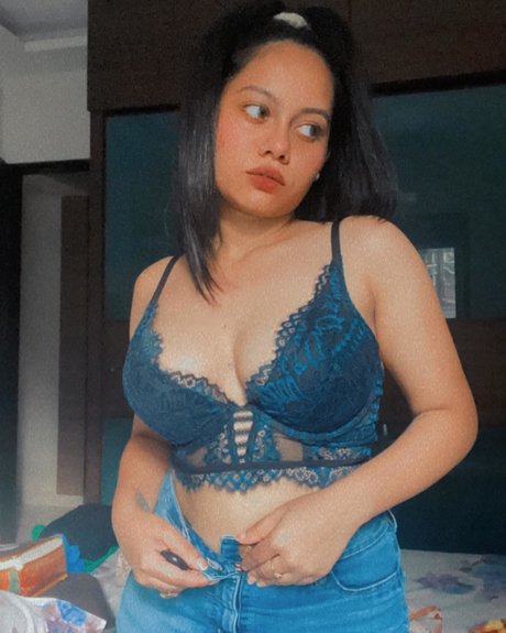 Estcy exclusive actress pics