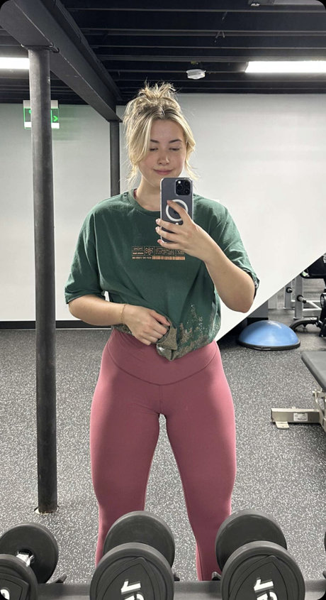 young onlyfans adult picture