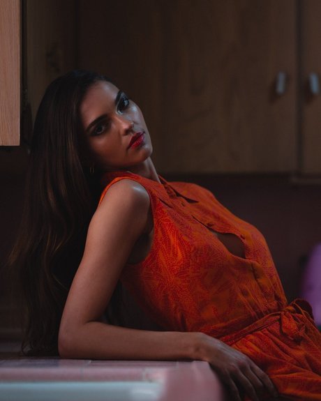 Colleen Cole naked actress photo