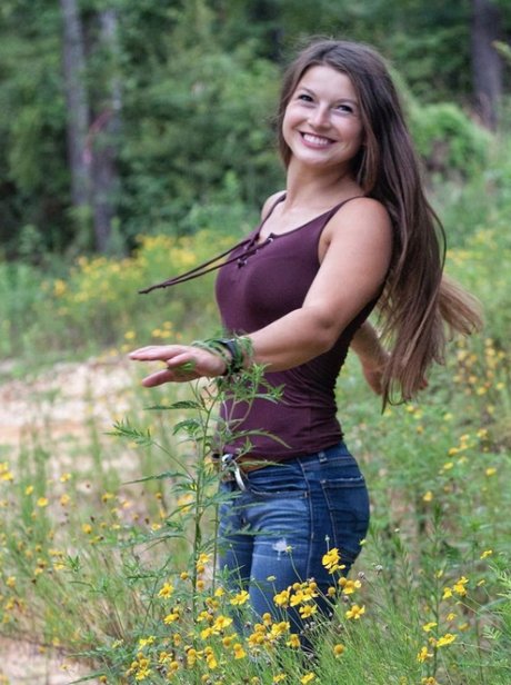 Hannah Barron model naked photos