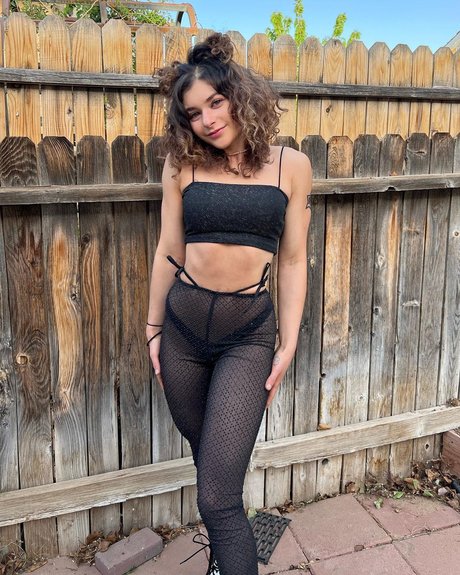 Serena Abweh sex actress image