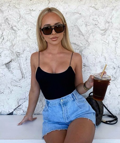 Allie Auton star xxx photo