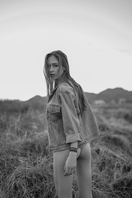 Elsie Hewitt erotic model photos