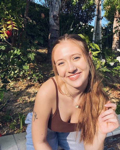 Jordan Burton model nude photos