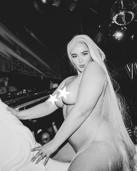 Stefania Ferrario nudes star pictures