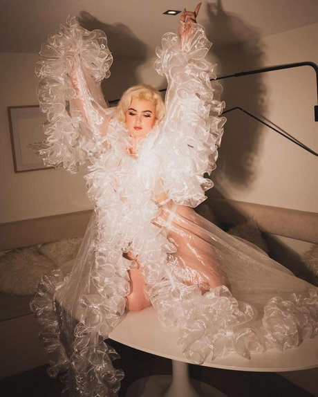 Stefania Ferrario free model images