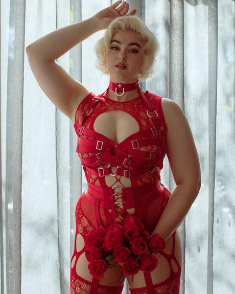 Stefania Ferrario porn actress photo