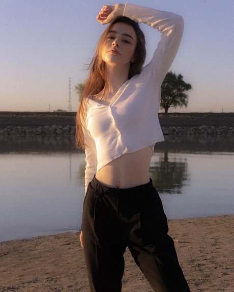 lesbian fingering onlyfans xxx photos