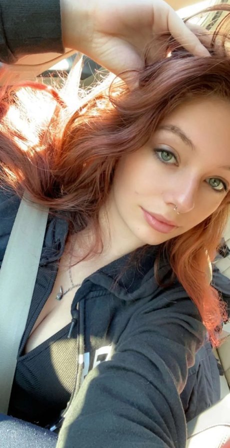 Lydia Renae hd pornstar pics