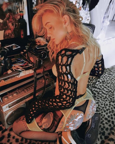 Taylor Starling_ best model pics