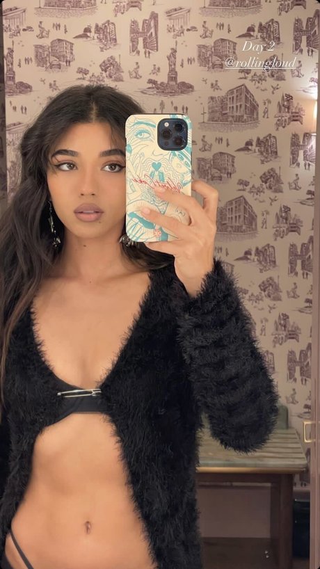 Yovanna Ventura high quality actress photo