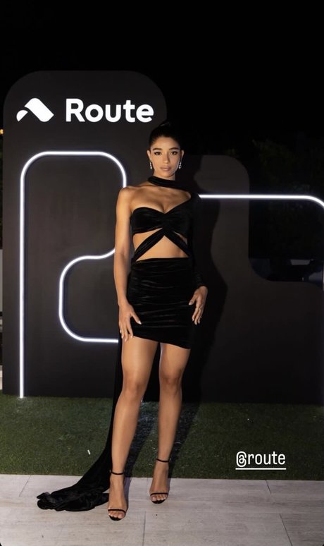 Yovanna Ventura erotic actress gallery