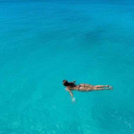 Addison Rae star naked images