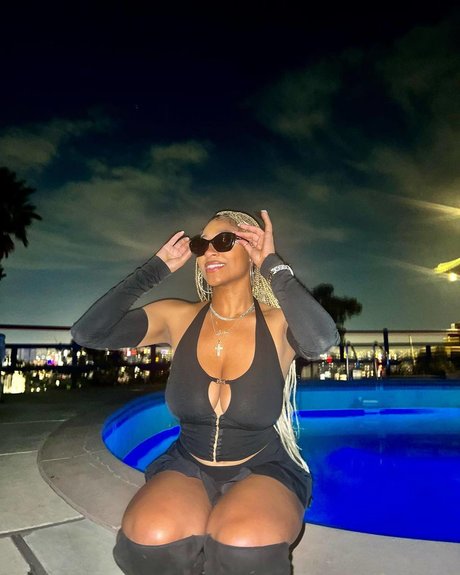 Kalani Rodgers adult model picture