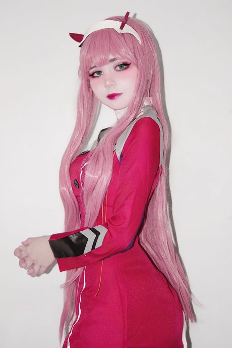 Little mewi star adult photo