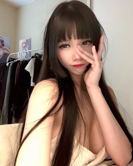 female influencer onlyfans beautiful naked photo