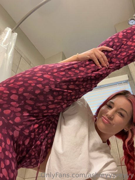 shemale riding onlyfans porn pic